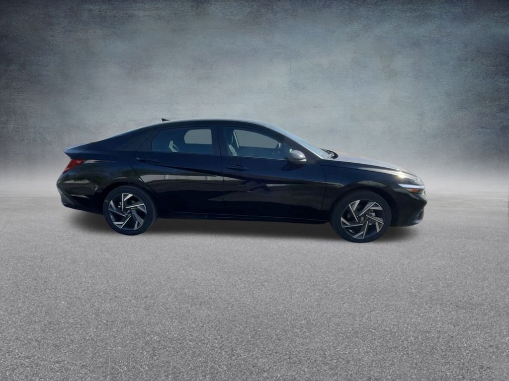 2025 Hyundai Elantra Blue - Photo 26