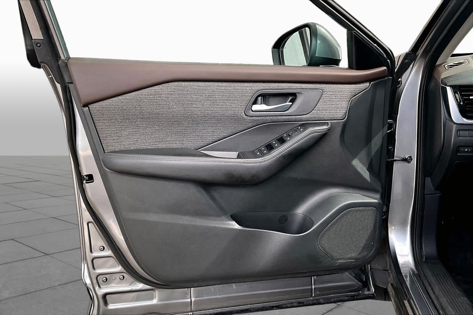 Used 2021 Gun Metallic Nissan SV image 21