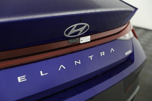 2025 Hyundai Elantra Blue - Photo 31