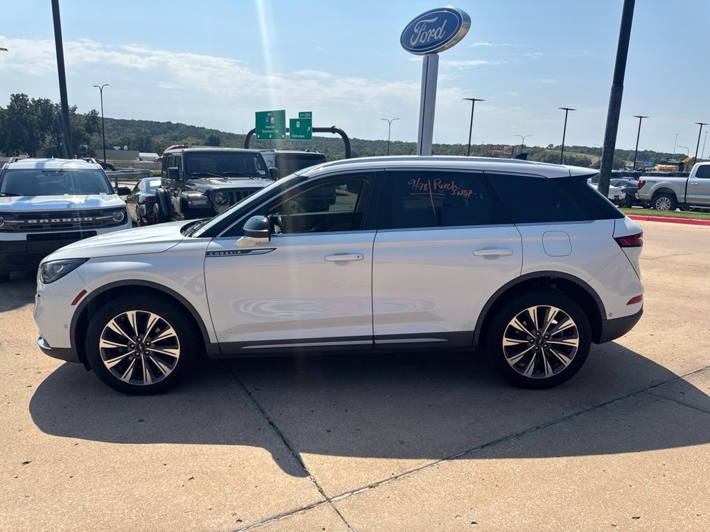 Used 2020 White Lincoln Reserve image 6