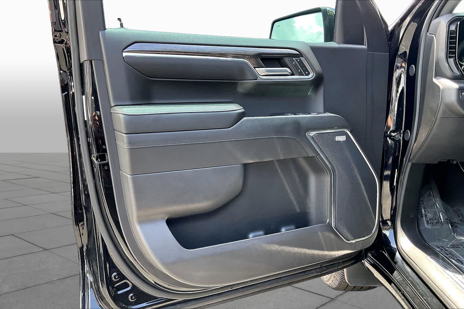 2024 Chevrolet Silverado 1500 LTZ - Photo 22