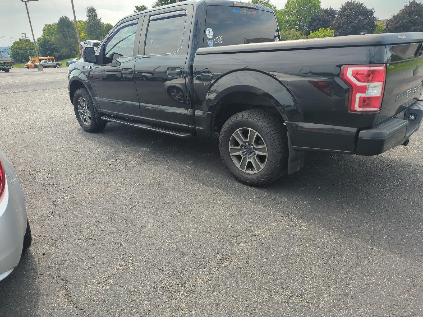 Used 2018 Shadow Black Ford XL image 4