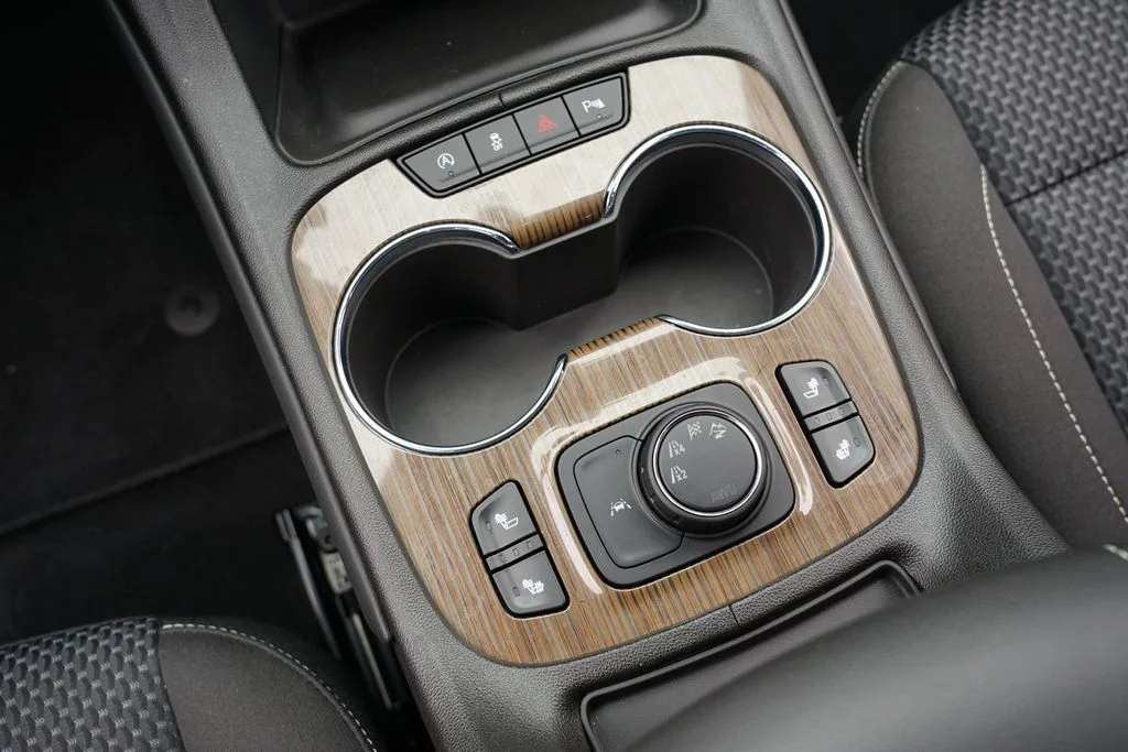 2023 GMC Acadia SLE - Photo 24