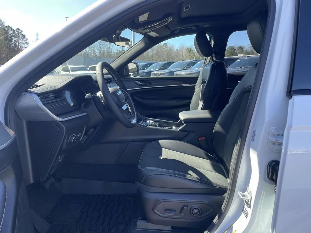New 2026 Bright White Clearcoat Jeep Altitude image 26