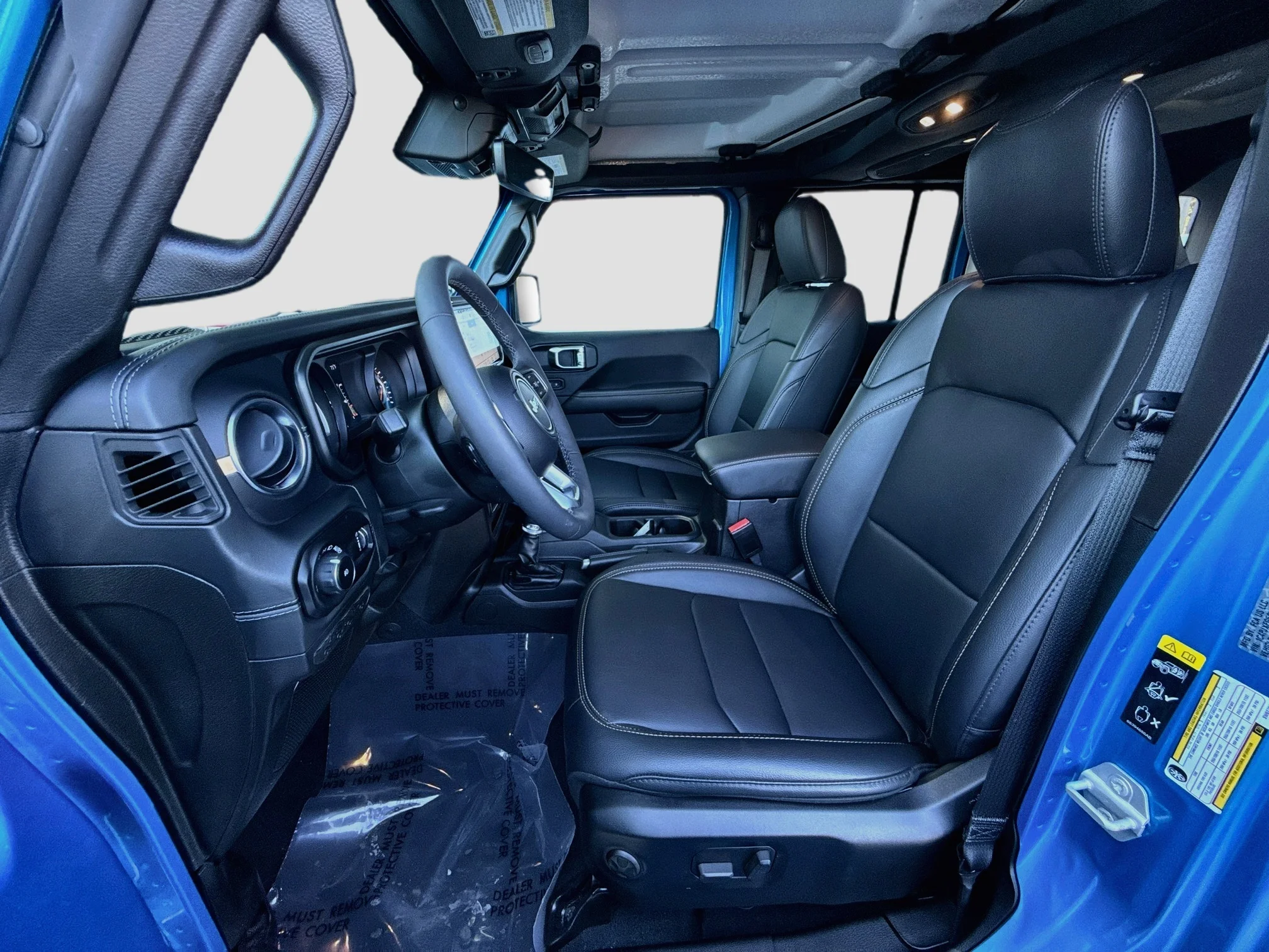 Certified Used 2025 Hydro Blue Pearlcoat Jeep Sahara image 22