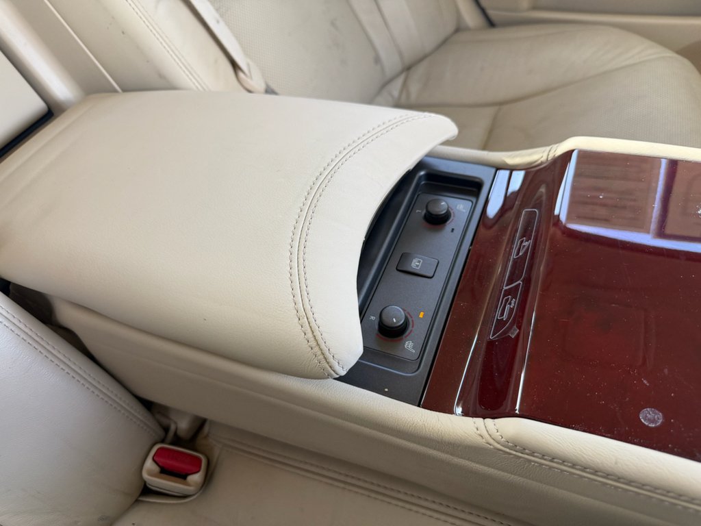 Used 2011 Starfire Pearl Lexus Base image 30