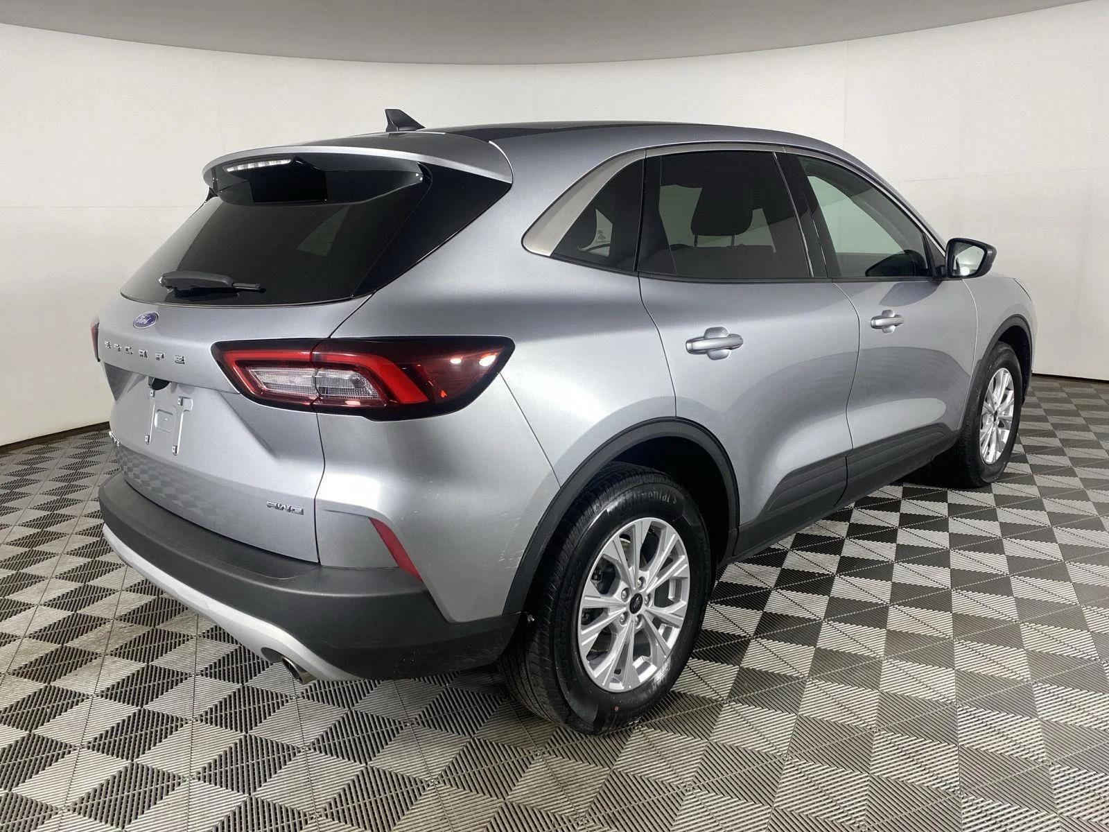 Used 2023 Iconic Silver Ford Active image 7
