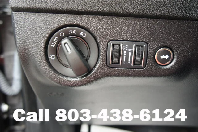 Used 2023 Black Dodge SXT image 19