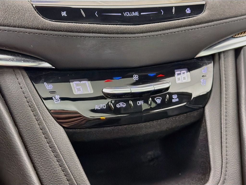 Used 2018 Crystal White Tricoat Cadillac AWD 4dr Platinum image 16