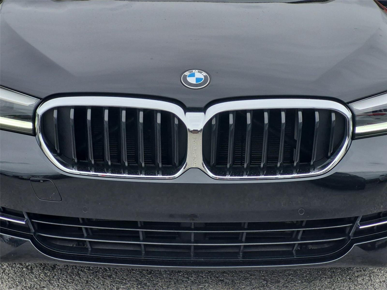 Used 2023 Black Sapphire Metallic BMW xDrive image 14