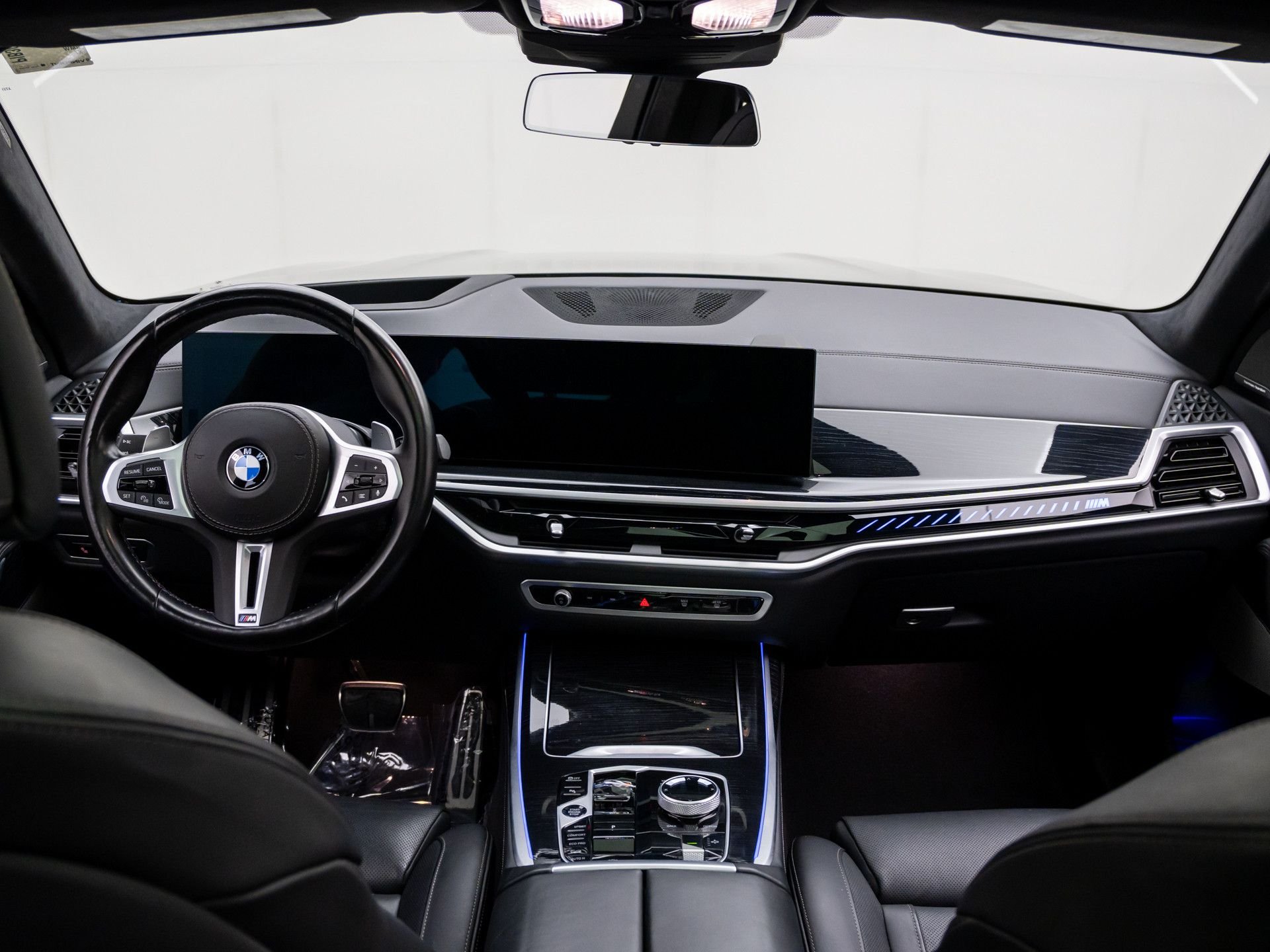 Used 2024 Black BMW M60i image 10