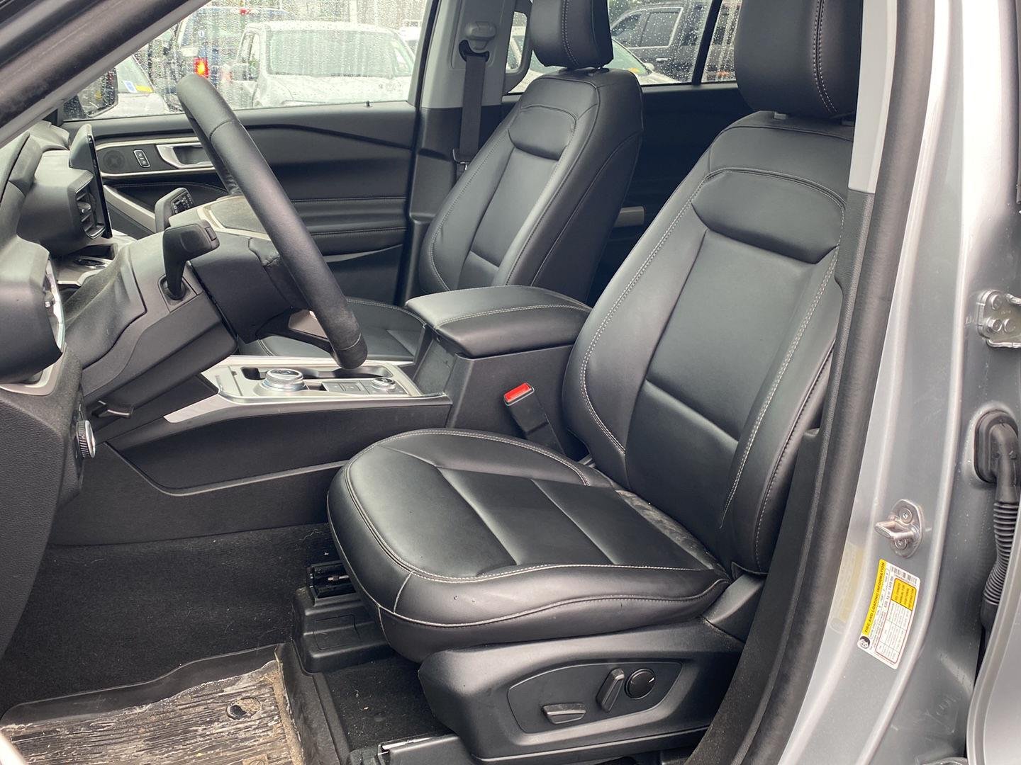 Used 2023 Iconic Silver Ford XLT image 2