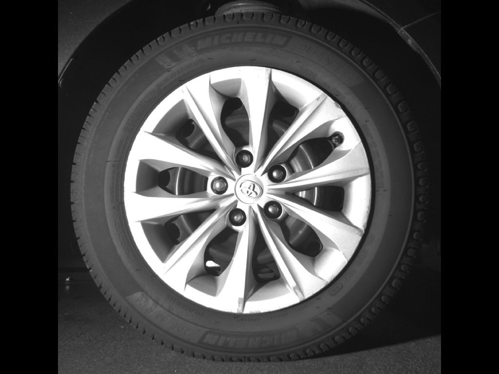 Used 2015 Gray Toyota LE image 22