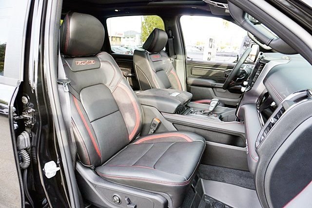 New 2026 Diamond Black Crystal Pearl-Coat Exterior Paint RAM RHO image 16