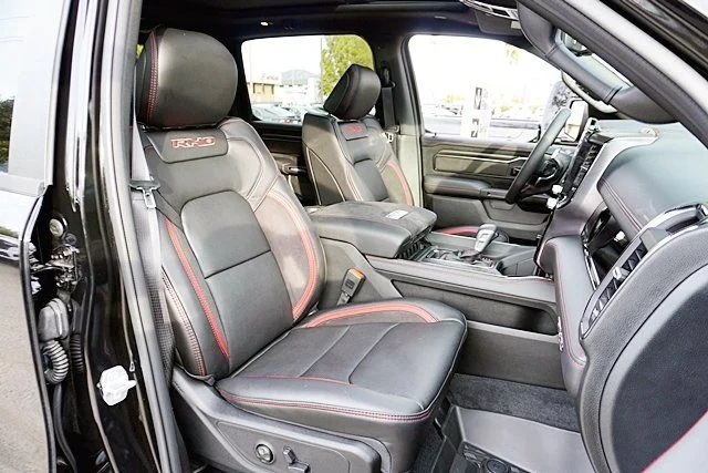 New 2026 Diamond Black Crystal Pearl-Coat Exterior Paint RAM RHO image 16