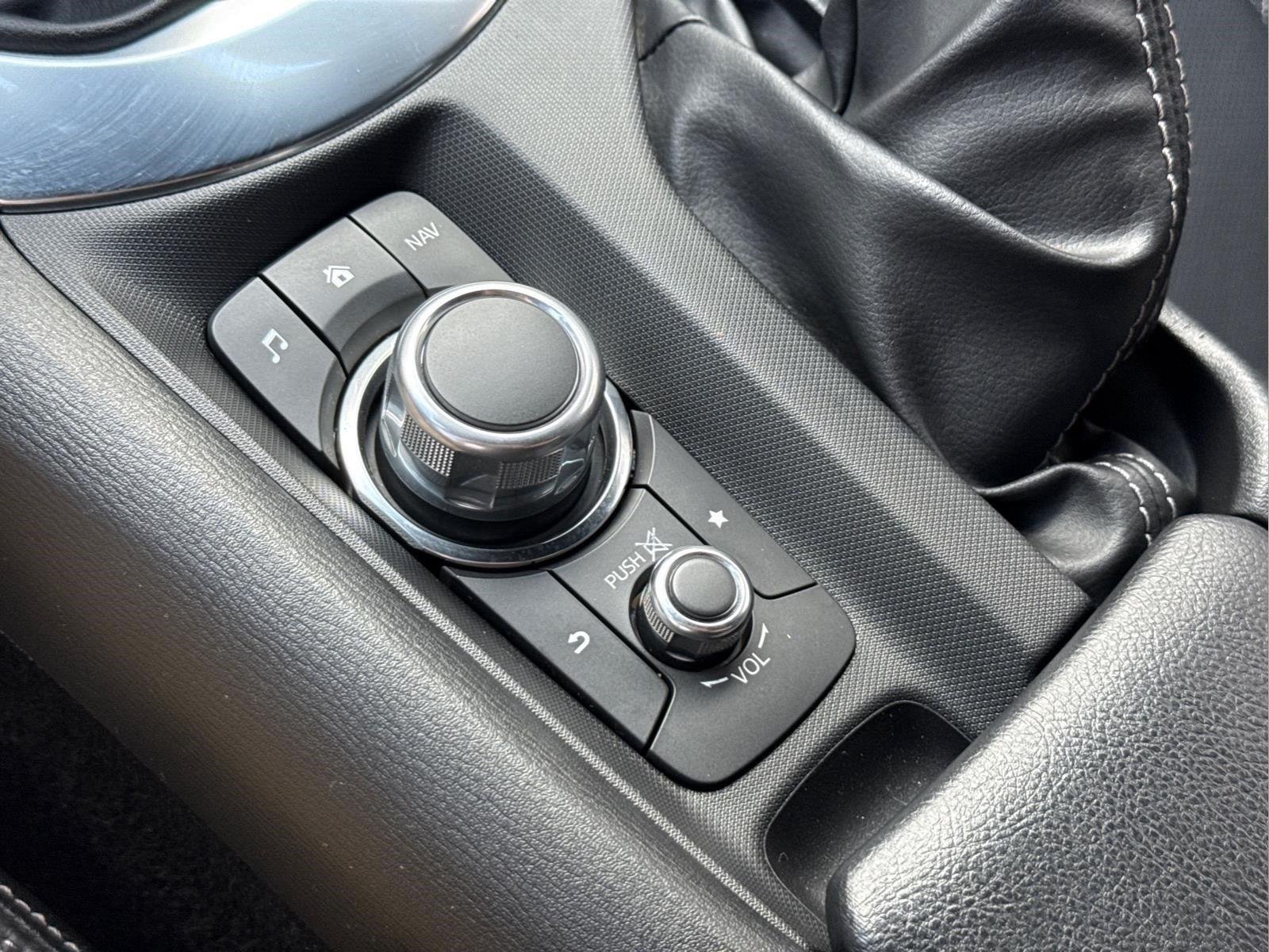 Used 2022 Jet Black Mica Mazda Grand Touring image 27