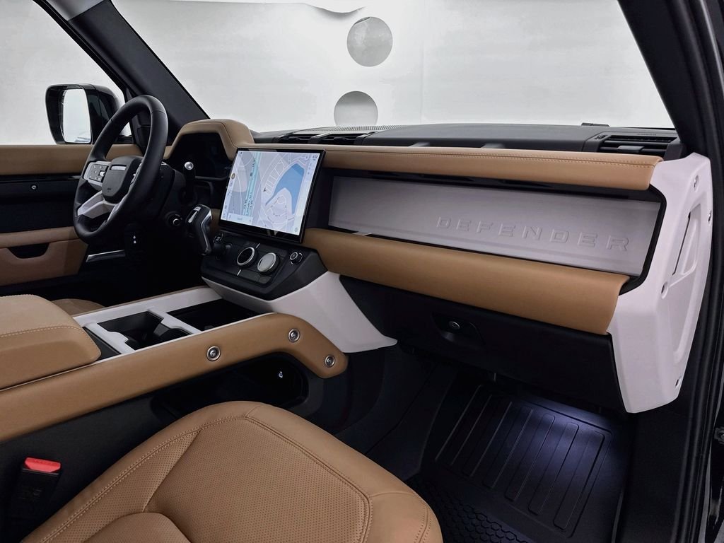 New 2026 Santorini Black Land Rover S image 31