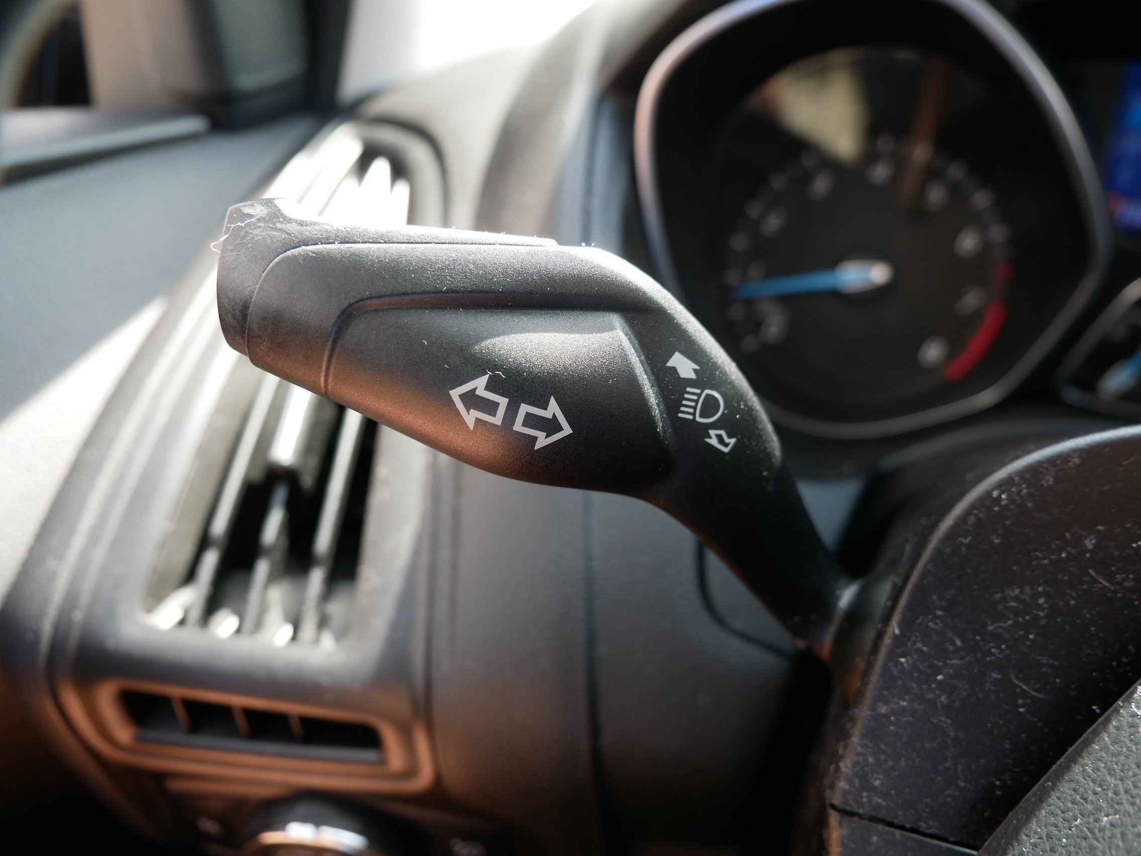 Used 2013 Gray Ford SE image 27