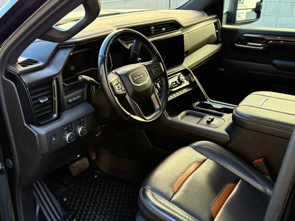Used 2024 Onyx Black GMC AT4 image 9