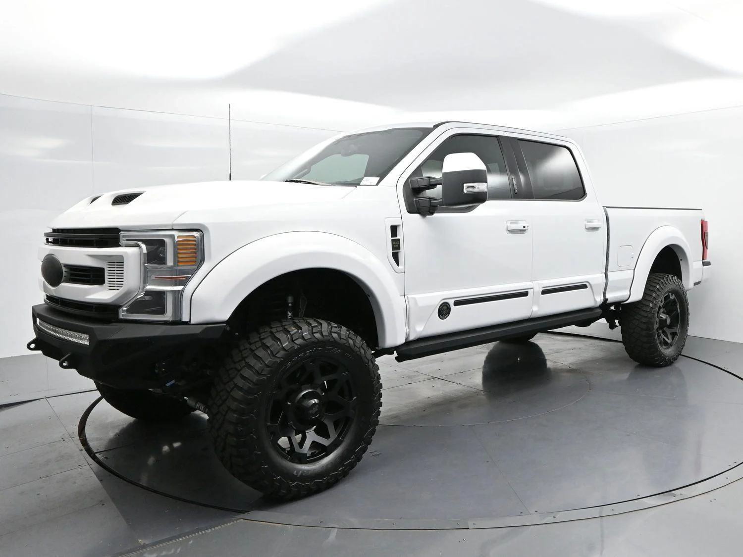 Used 2022 White Ford XL image 3