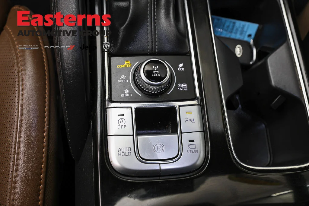 Used 2020 White Kia SX image 21