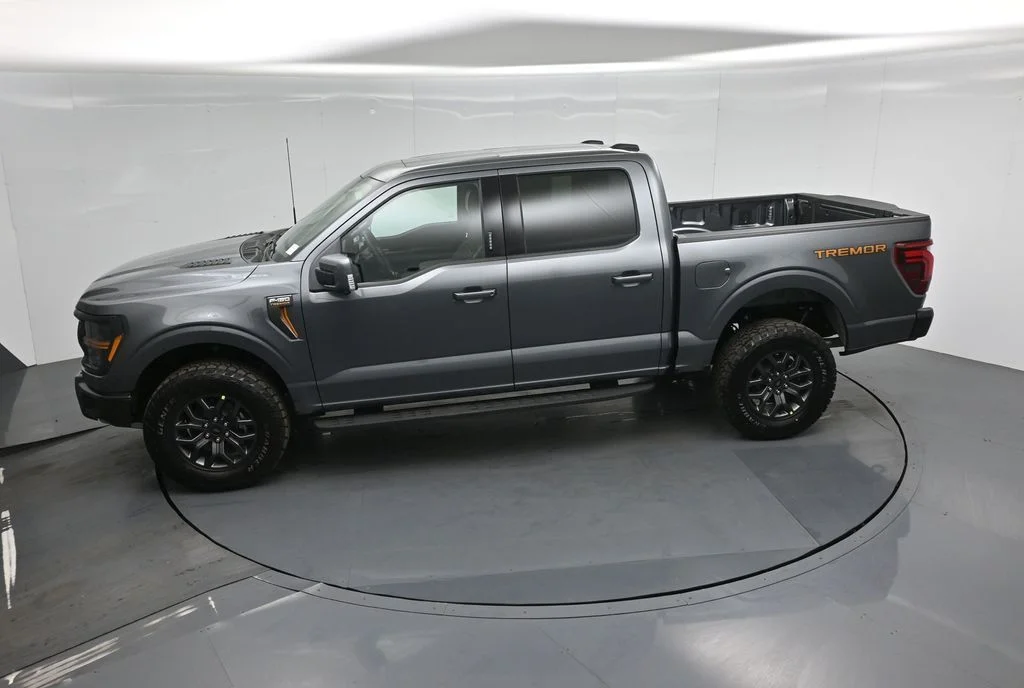 New 2026 Carbonized Gray Metallic Ford Tremor image 42