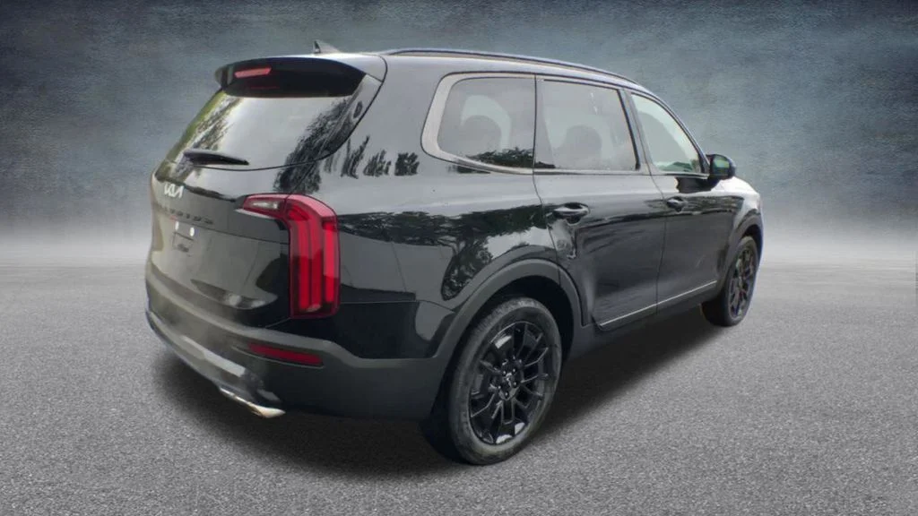 Used 2022 Black Kia EX image 23