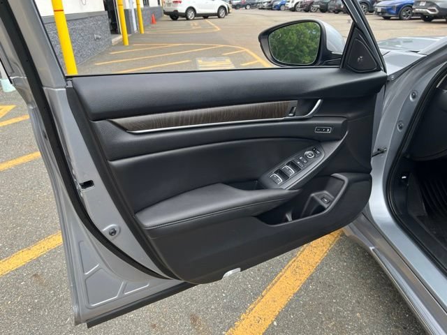 Certified Used 2020 Lunar Silver Metallic Honda Touring image 10