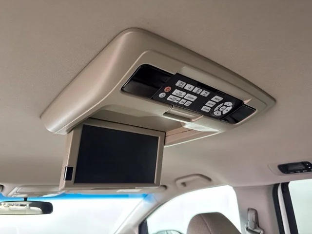 Used 2016 White Honda SE image 13