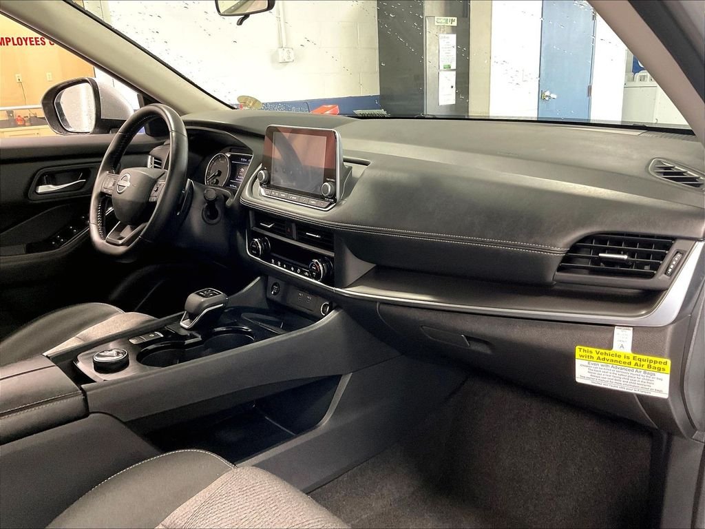 Used 2025 Silver Nissan SV image 14