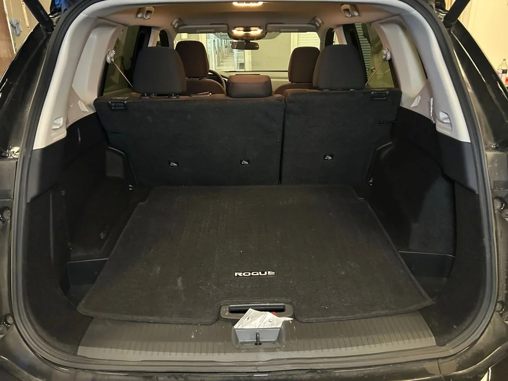 Used 2025 Super Black Nissan SV image 19