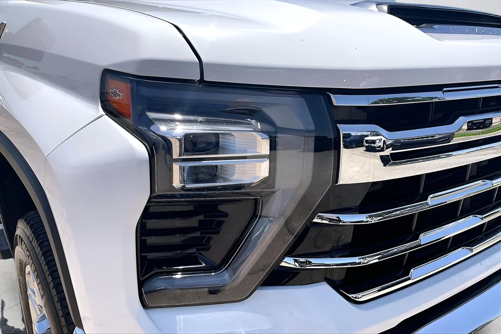 Used 2026 White Chevrolet LTZ image 33
