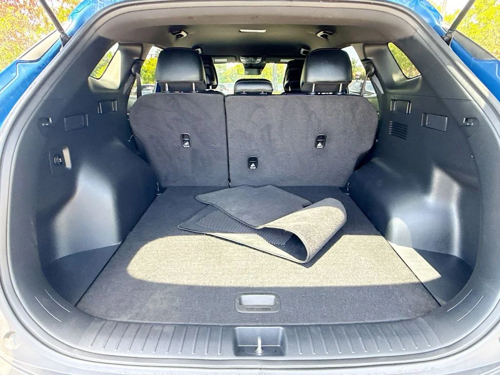Used 2025 Blue Kia X-Line image 28