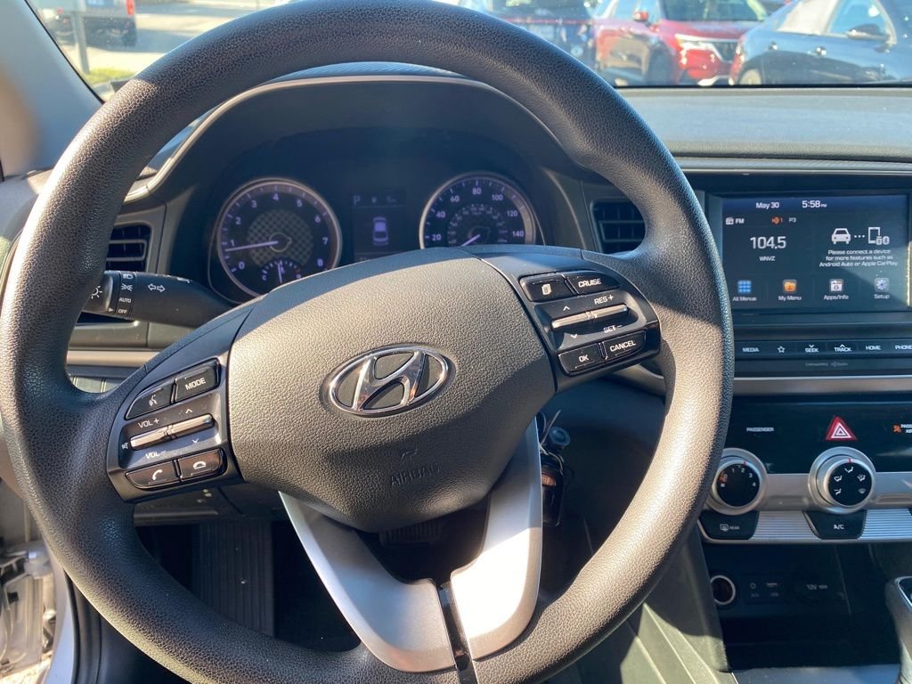 Used 2019 Silver Hyundai SEL image 2