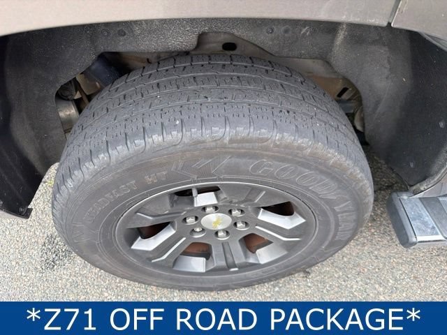 Used 2015 BROWNSTONE METALLIC Chevrolet LT image 11
