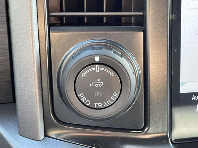 New 2026 Carbonized Gray Metallic Ford XLT image 28