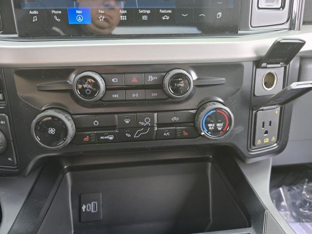New 2026 Oxford White Ford F-250® XLT image 24