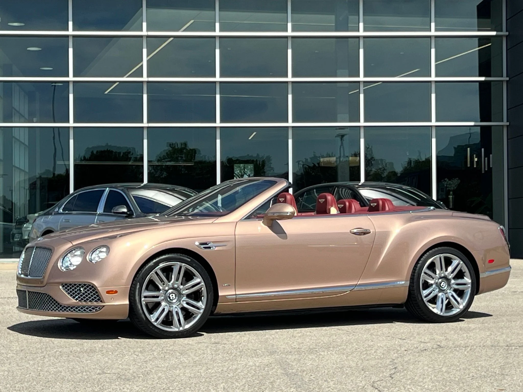 Used 2017 Gold Bentley W12 image 8