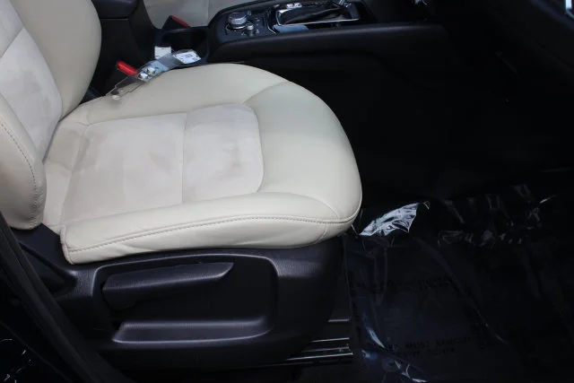Used 2020 Blue Mazda Touring image 34