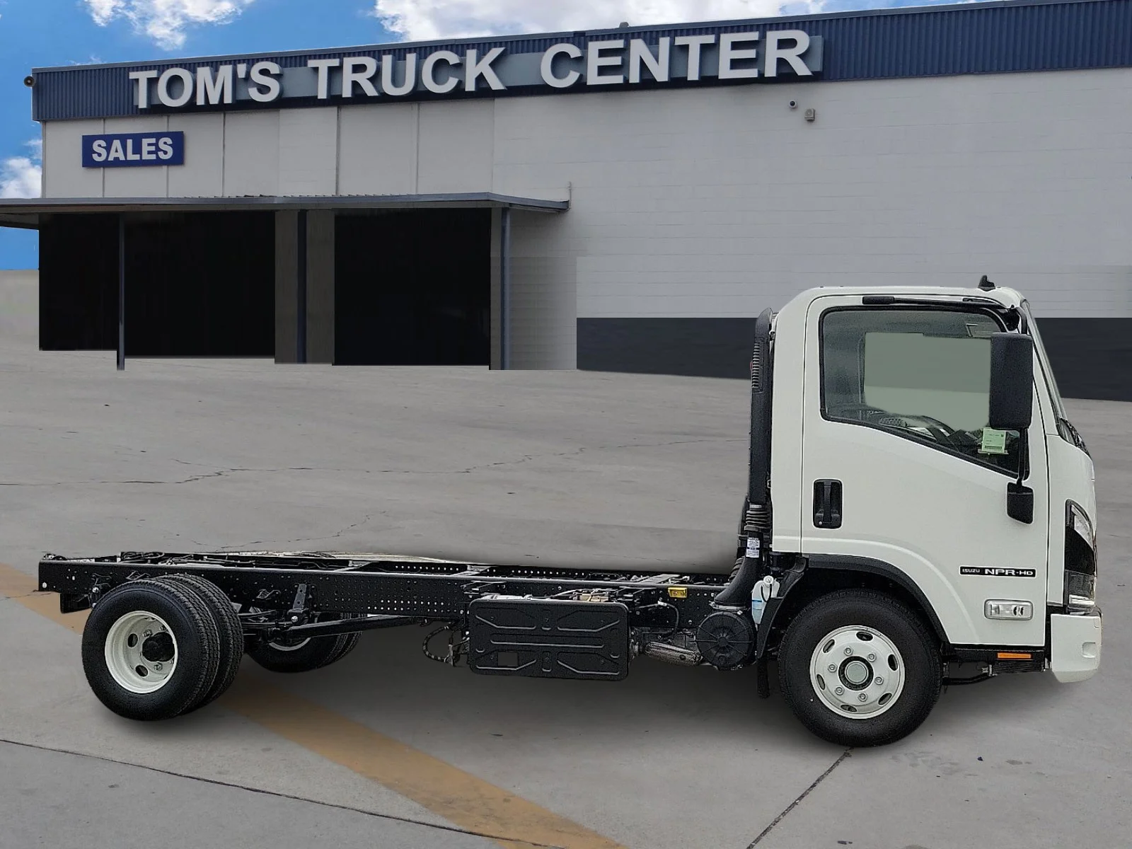 2027 Isuzu NPR-HD's photo