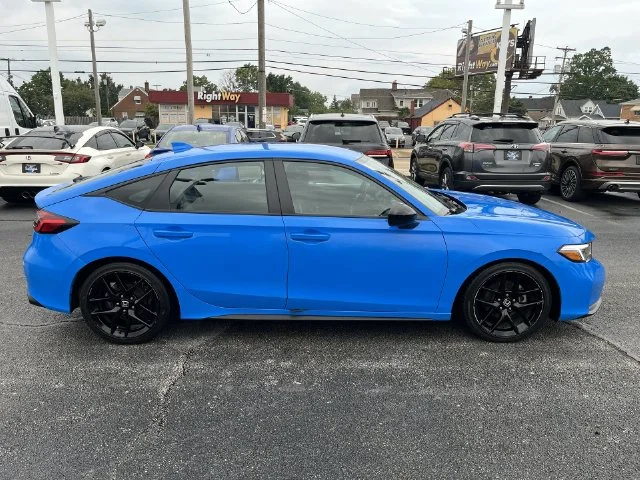 Used 2025  Honda Sport image 18