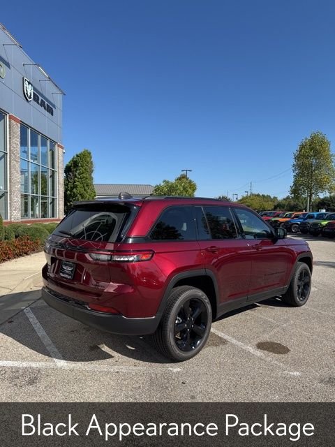 New 2025 Velvet Red Pearl-Coat Exterior Paint Jeep Limited image 5