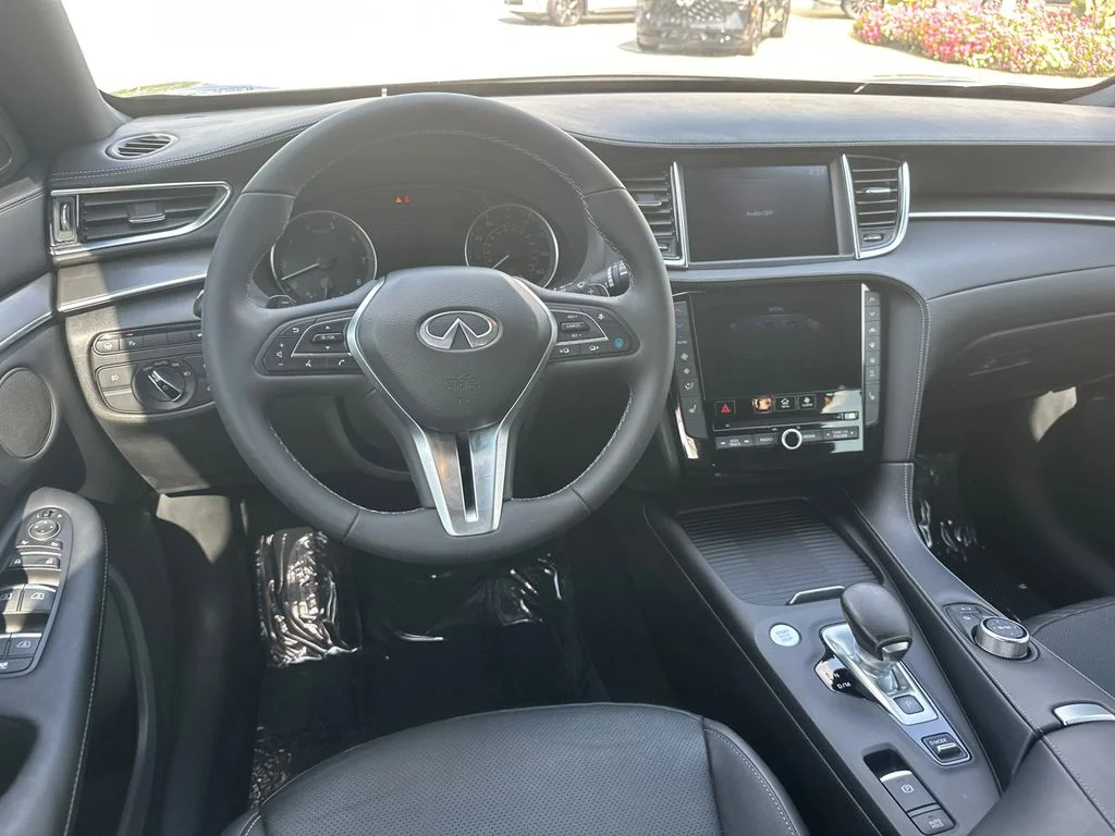 Used 2023 Gray INFINITI LUXE image 19