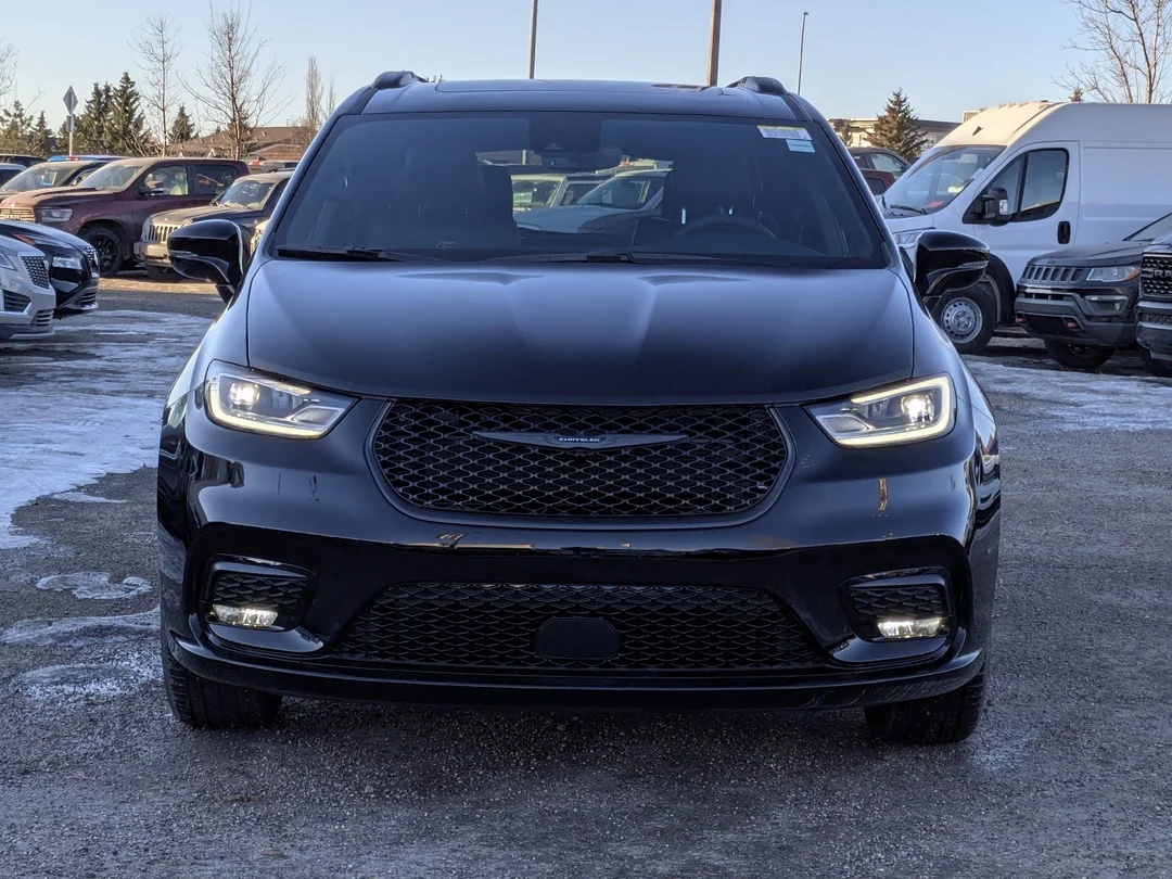 New 2026 Black Chrysler Select - - FWD - Panoramic Sunroof - Power Sliding Doors - S App Pkge & More! image 3