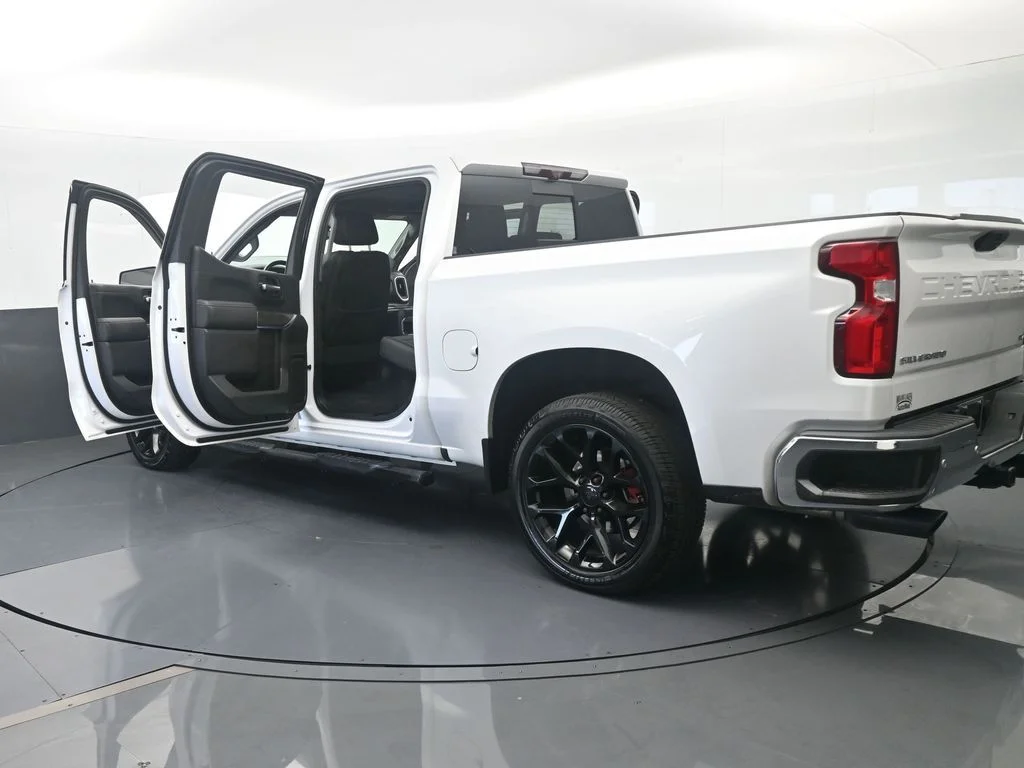 Used 2022 Iridescent Pearl Tricoat Chevrolet LTZ image 78