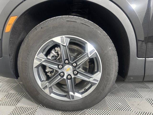 Used 2025 Black Chevrolet 2LT image 31