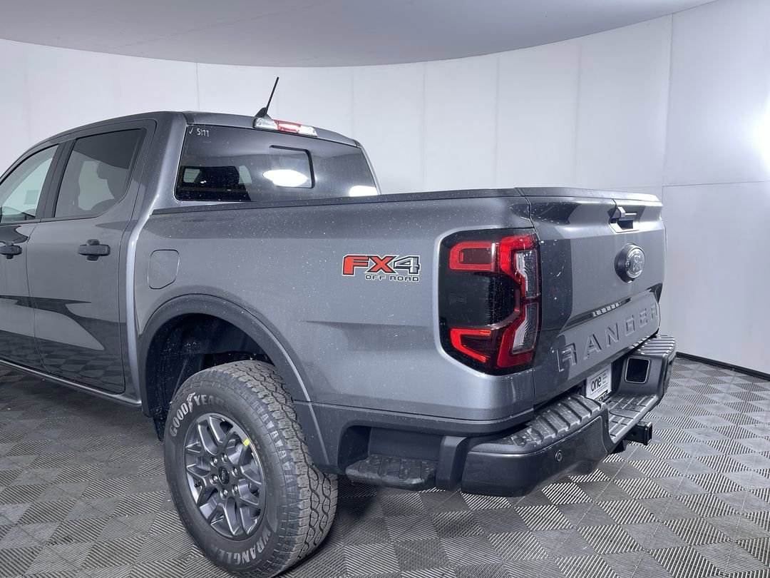 New 2025 Carbonized Gray Metallic Ford XLT image 26