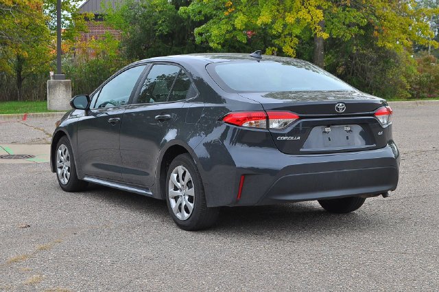 Certified Used 2025  Toyota LE image 5