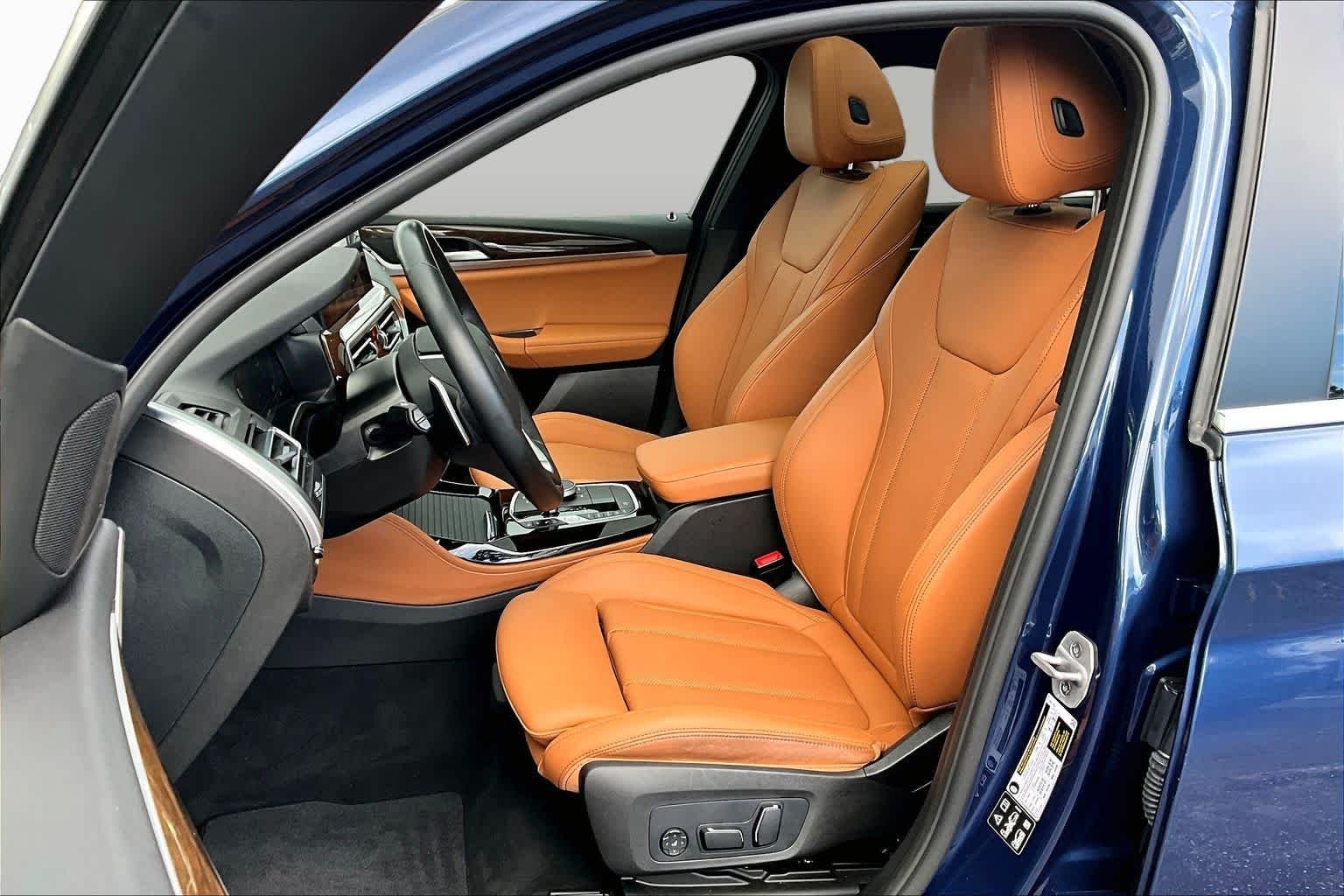Certified Used 2025 Phytonic Blue Metallic BMW xDrive30i image 8