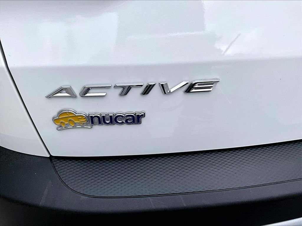 Used 2023 White Metallic Ford Active image 29